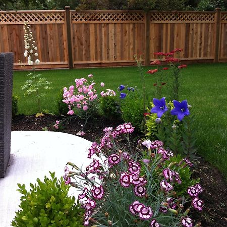 Imperial House Bed & Breakfast Burnaby Bagian luar foto
