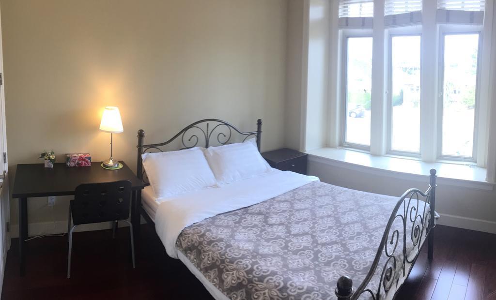 Imperial House Bed & Breakfast Burnaby Ruang foto