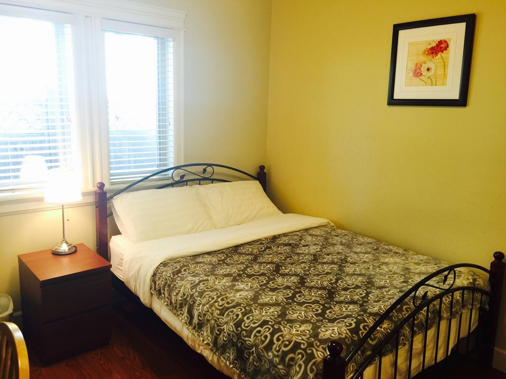 Imperial House Bed & Breakfast Burnaby Ruang foto