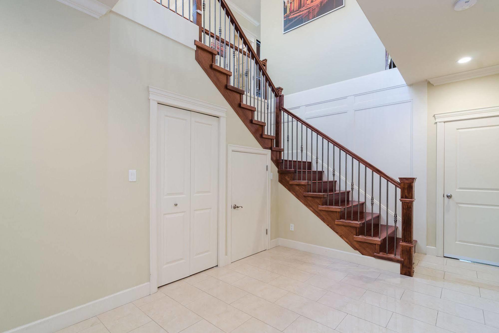 Imperial House Bed & Breakfast Burnaby Bagian luar foto