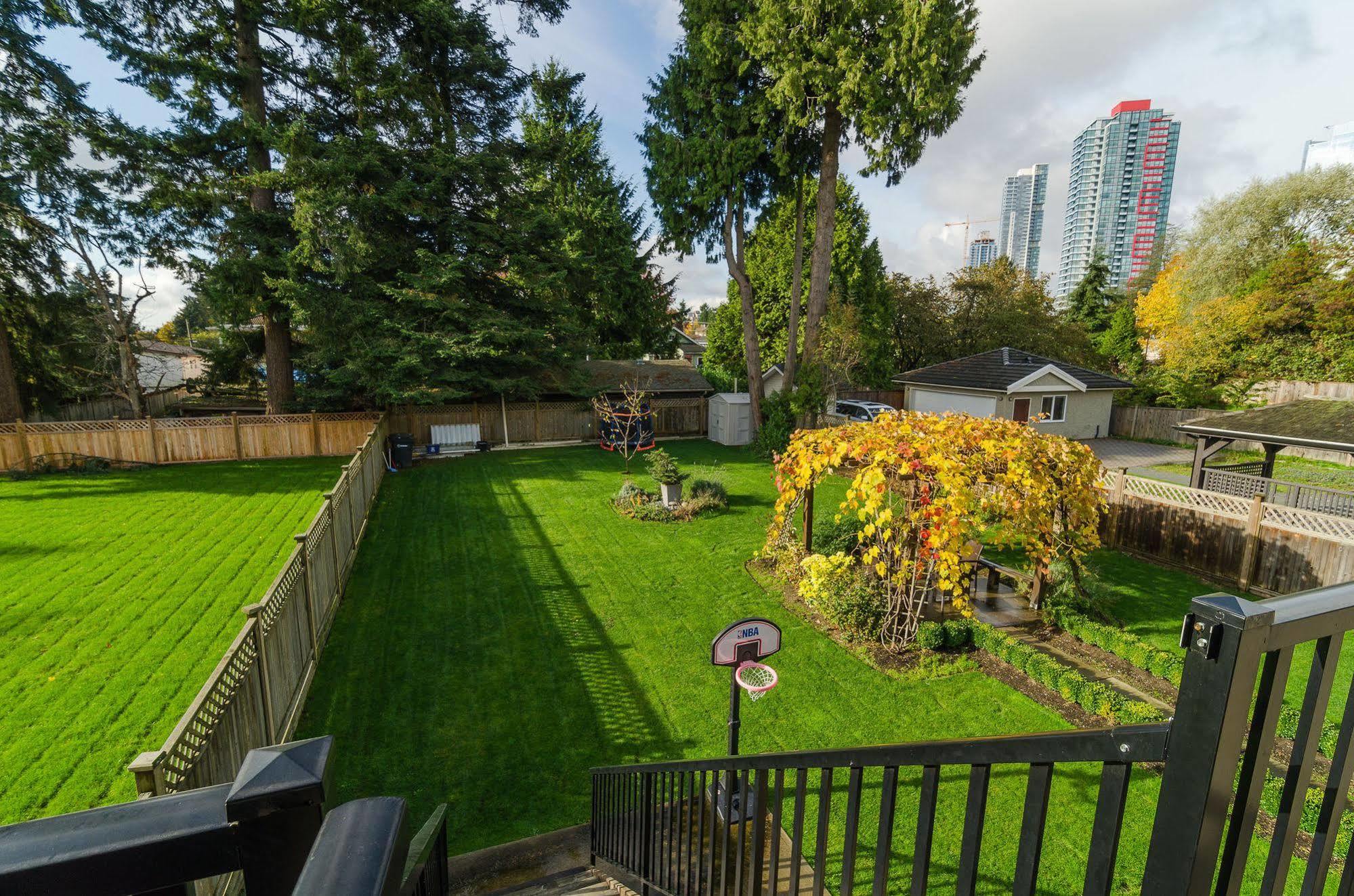 Imperial House Bed & Breakfast Burnaby Bagian luar foto